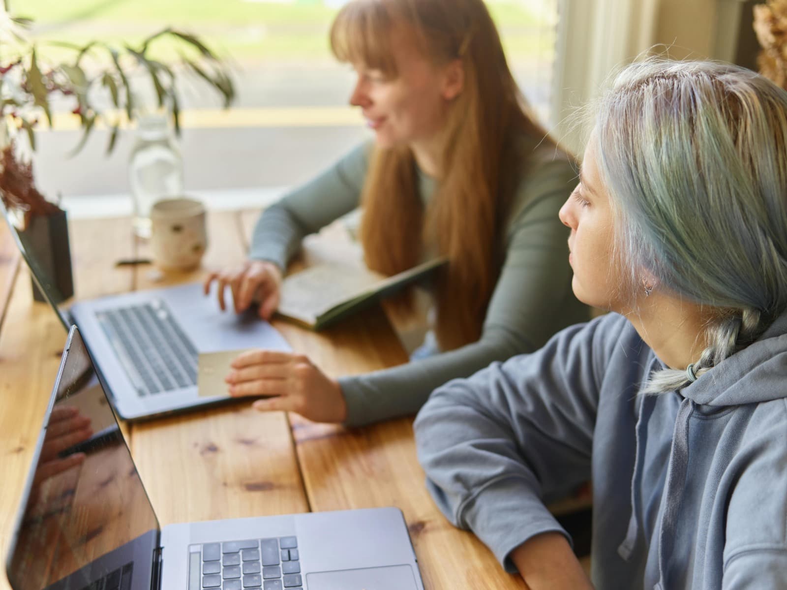 University and trade schools graduates: Showcase Your Skills Online