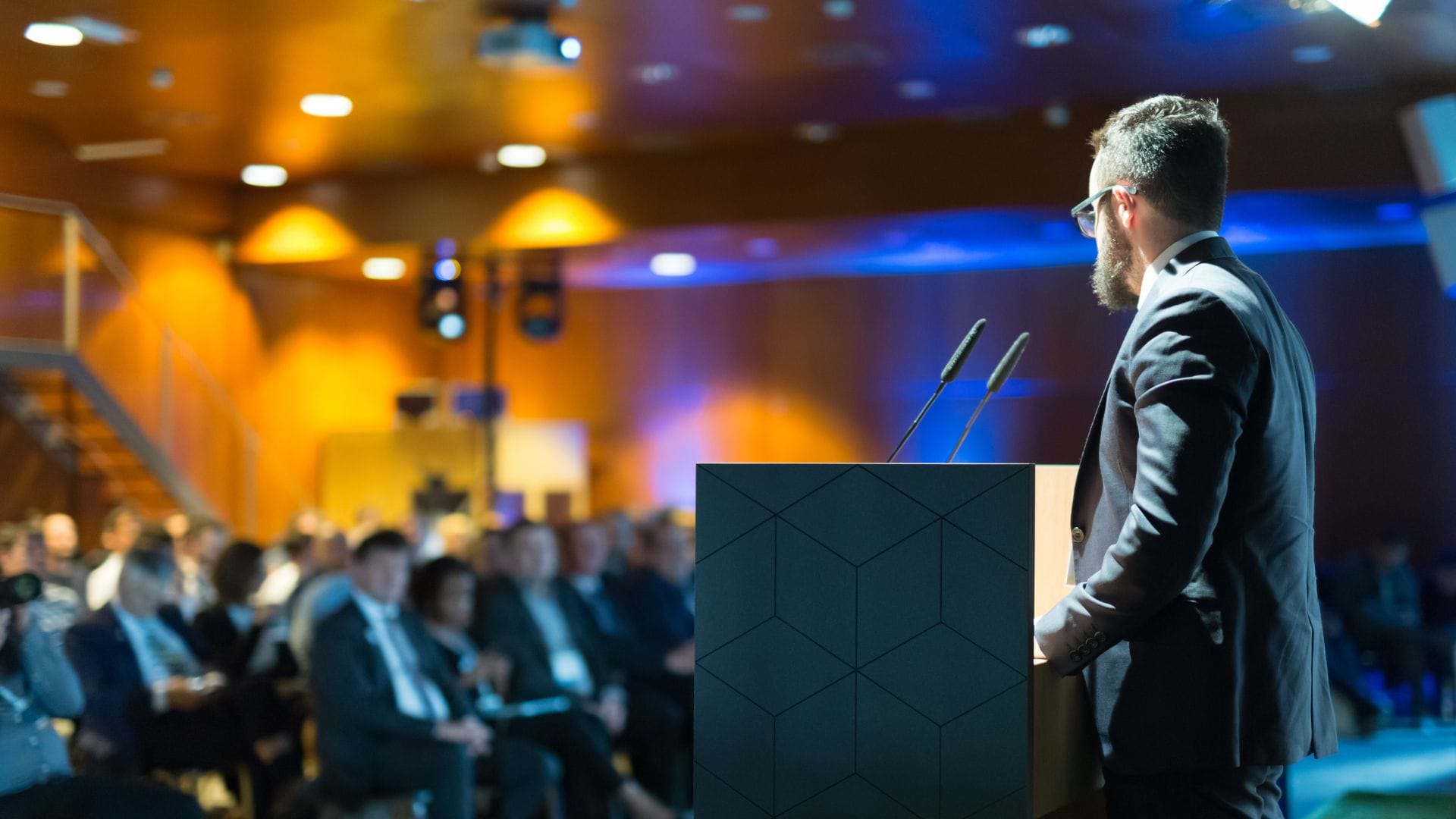 Keynote Speaker Services for Corporate Events and Leadership Programs